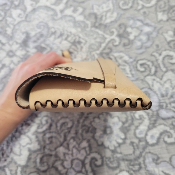 NFL Handmade Leather New Orleans SAINTS Fleur de lis clutch - Picture 4 of 4